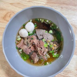 อาหลิว ข้าวขาหมู