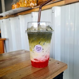 ชาเขียวนมสด-สตอเบอรี่