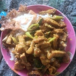 พริกแกงใต้หมูกรอบใข่ดาวจุกๆบอกเลยรักประกันจุกจริงๆน้ำลำใยแก้วโอ่ง