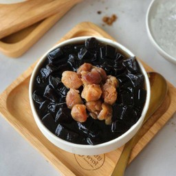 เฉาก๊วยน้ำลำไย