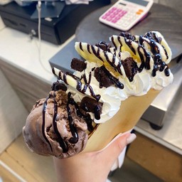 เครปวิปครีม+บราวนี่+ไอศครีม