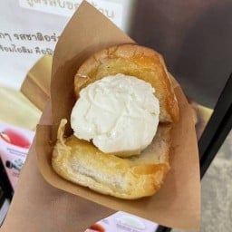 ขนมปังปิ้ง&โทสต์(icetoast) ร้านก๋วยเตี๋ยวไก่บุบเฟ่