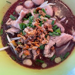 ก๋วยเตี๋ยวหมูน้ำตก