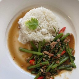 ข้าวผัดผักบุ้งหมูสับ