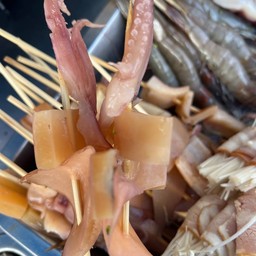 หม่าล่าคุณเอม ริมทางรถไฟ