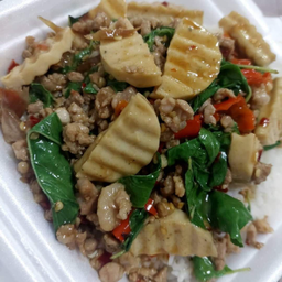 กะเพราหมูสับหมูยอราดข้าว
