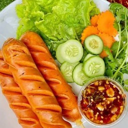 ไส้กรอกหนังกรอบ  ทอด