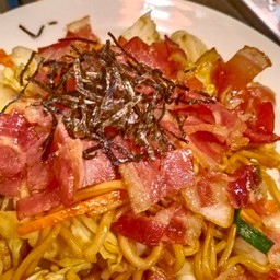 ยากิโซบะเบคอน