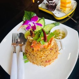 ข้าวผัดต้มยำกุ้ง