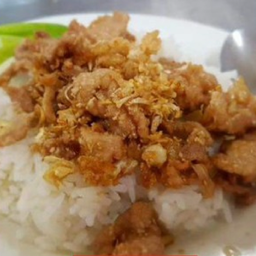 ข้าวหมูกระเทียม