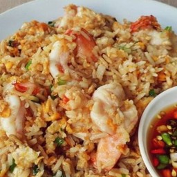 ข้าวผัดไข่ทะเล