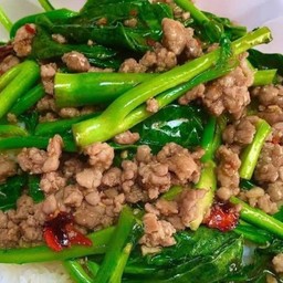 คน้าหมูสับราดข้าว