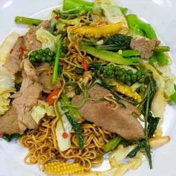 มาม่าผีดขี้เมาหมู