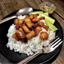 ข้าวเหนียวหมูห่อสูตรคุณยาย&กุ้งกล่องริมทาง สามเสน