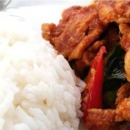 ข้่าวผัดพริกแกงหมู