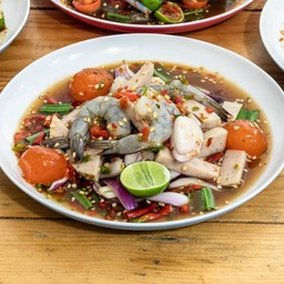ยำกุ้งสด หมูยอ ไข่แดงเค็ม
