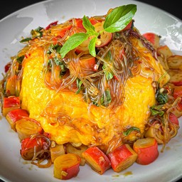 กะเพรา+ไข่ข้น ราดข้าว