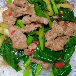 คน้าหมูชิ้นราดข้าว