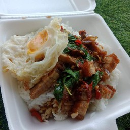 ข้าวผัดกระเพรา