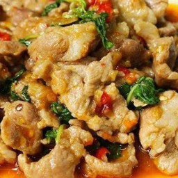 กะเพราหมูชิ้น(กับข้าว)