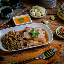 ขาหมูเนื้อหนัง