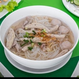 เฝอหมูยอ