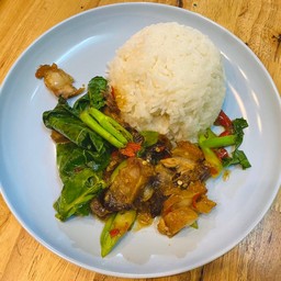 ข้าวคะน้าหมูชิ้น/ไก่ชิ้น