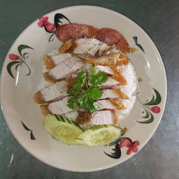 ข้าวหมูกรอบ