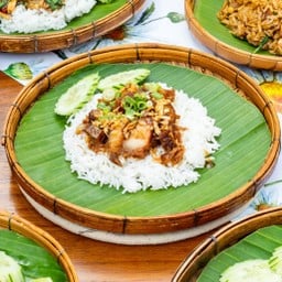 ผัดกระเทียมพริกไทย+ข้าวสวยหอมมะลิ sizie-L