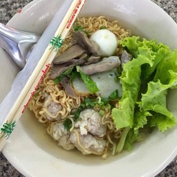 เส้นหมี่เครื่องในหมู ธรรมดา