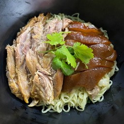 บะหมี่ขาหมู