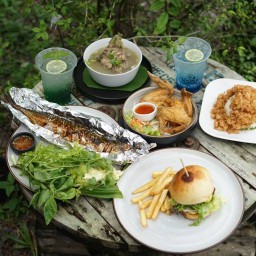 Naina Cafe & Restaurant