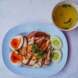 ข้าวหมูแดง+หมูกรอบ