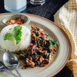 ข้าวกะเพราเนื้อตุ๋น