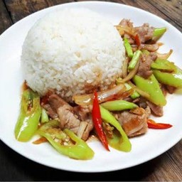 ข้าวราดผัดพริกหยวก