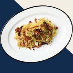 คาเปลินี่เบคอน กระเทียม พริกสด