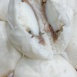 ซาลาเปา ไส้หมูไข่ต้ม