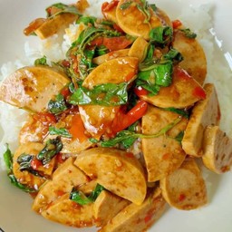 ข้าวราดกะเพราหมูยอ