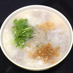 ข้าวต้มหมูสับ