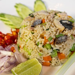 ข้าวผัดปลาเค็ม