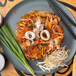 Pad Thai Squid With Egg Wrap
