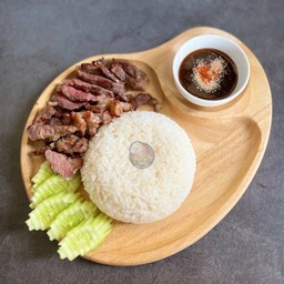 ข้าวเนื้อย่าง+น้ำจิ้มแจ่ว