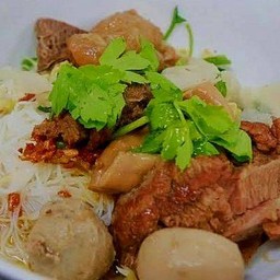 ตาอ้วนชวนกิน แชมป์ก๋วยเตี๋ยว ข้าวมันไก่