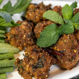 ลาบไก่ทอด