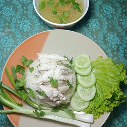 ก๋วยเตี๋ยว เนาวรัตน์