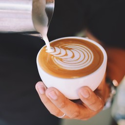 ลาเต้ร้อน