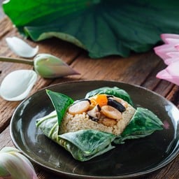 ข้าวห่อใบบัว