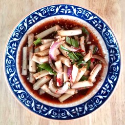 ยำไหลบัวปลากรอบ(น้ำยำกะปิ)