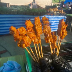 มีหมู หมูปิ้งโบราณ คลอง 6 ตลาดมารีรมย์