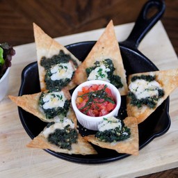 นาโช่ชีสผักโขมเจ